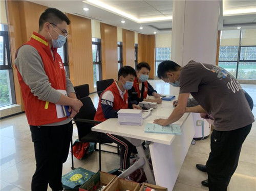 瓯江口志愿者为小微企业提供专业安全生产咨询服务